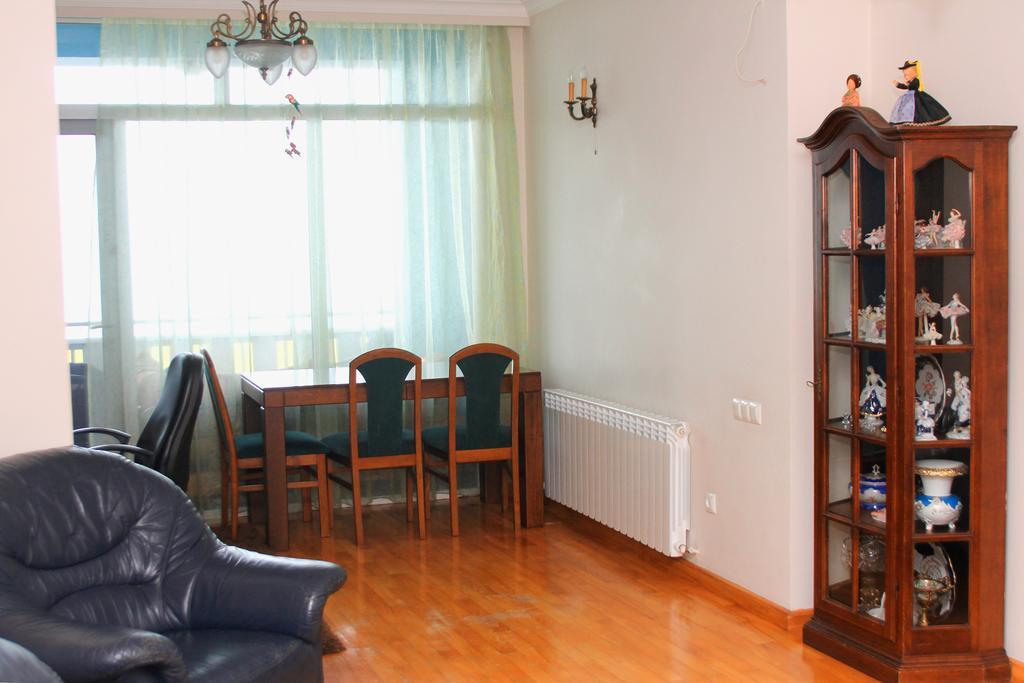 Apartment Rustaveli 57 Batumi Exteriör bild
